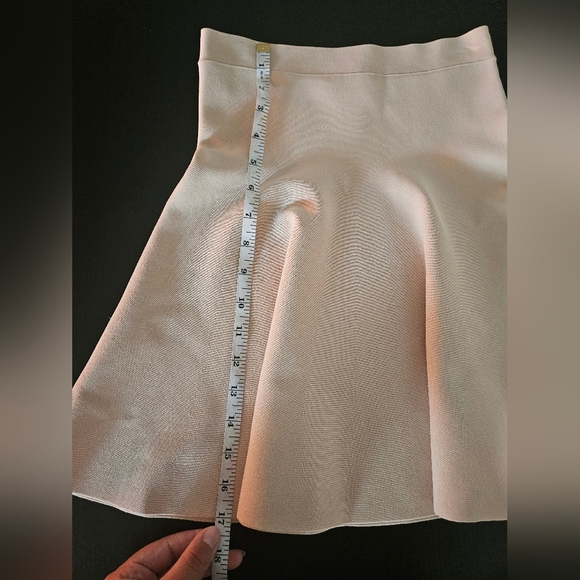 BCBGMAXAZRIA Cream Stretch Flare Skirt Bandage Style Women's Size XXS - Picture 4 of 8